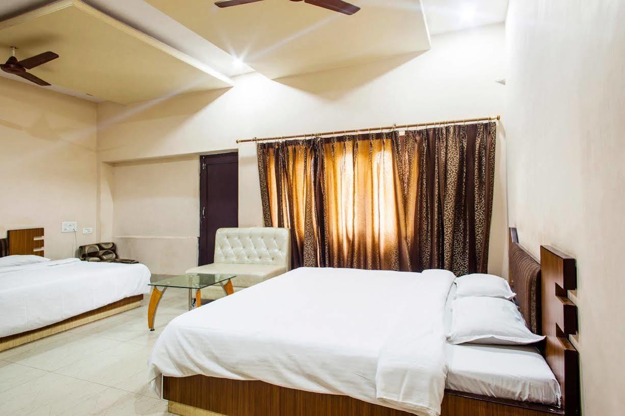 Hotel Sobhraj Ajmer Exteriör bild