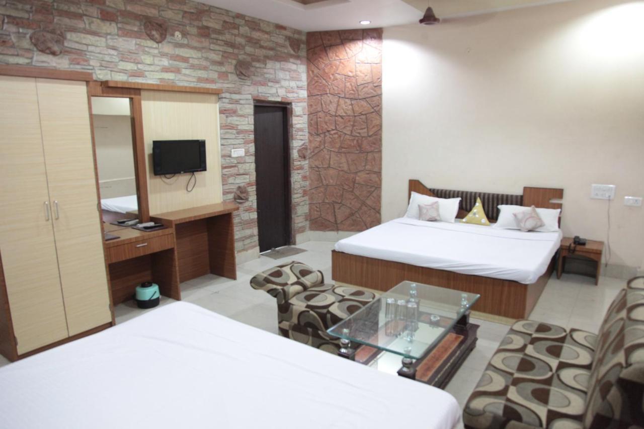 Hotel Sobhraj Ajmer Exteriör bild